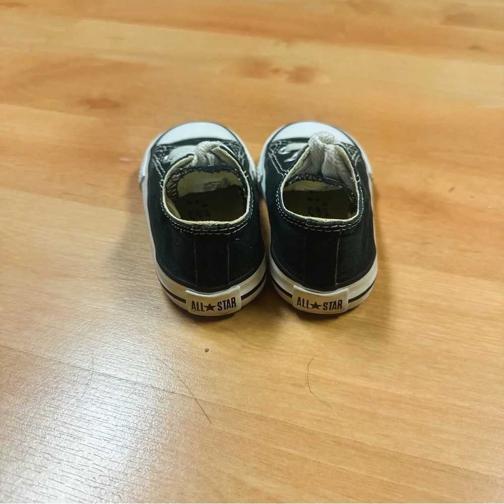 Converse Black & White Chuck Taylor All Star Low Top Lace Up Sneaker Toddler 5